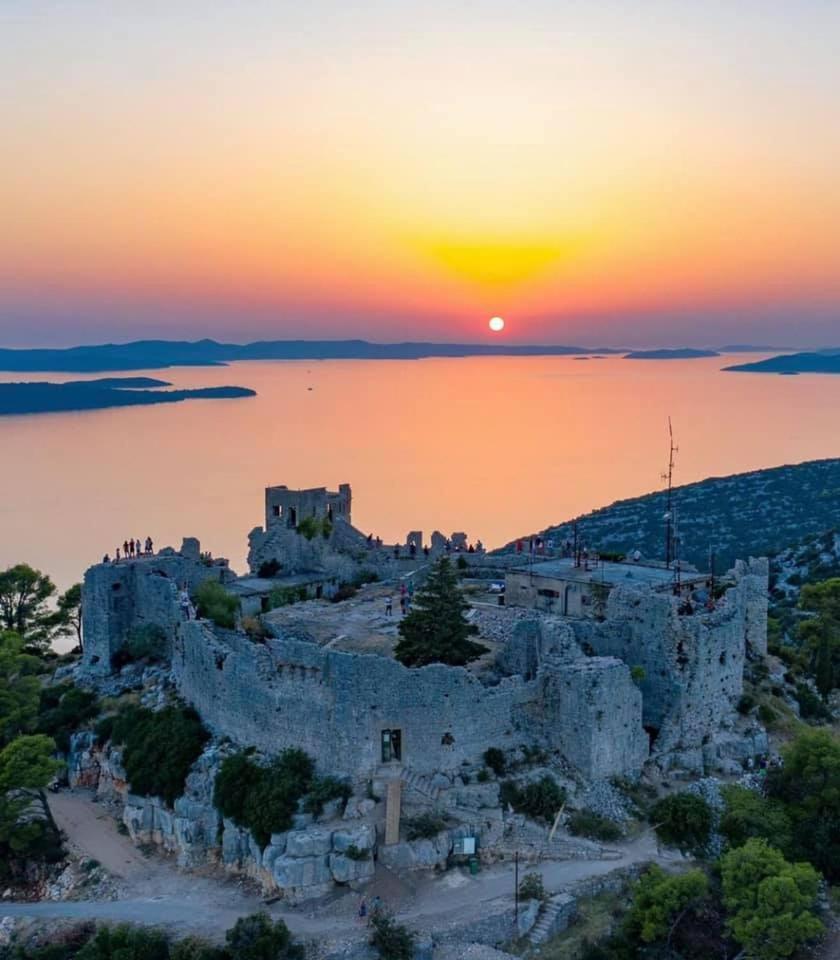 Vila Kuca Za Odmor Marina Sutomiscica Exteriér fotografie